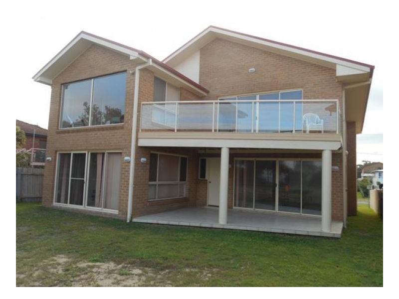 4 Lewis Street, Old Bar NSW 2430