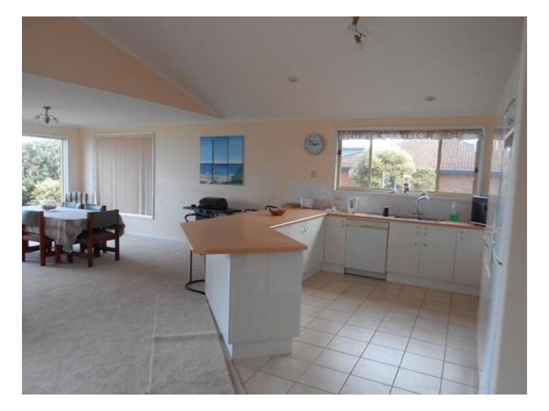 4 Lewis Street, Old Bar NSW 2430