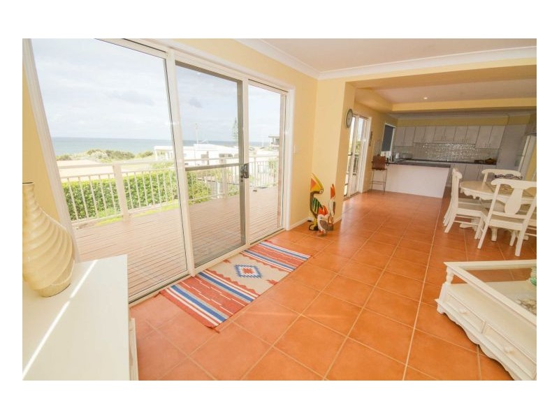 24 Ocean Drive, Wallabi Point NSW 2430