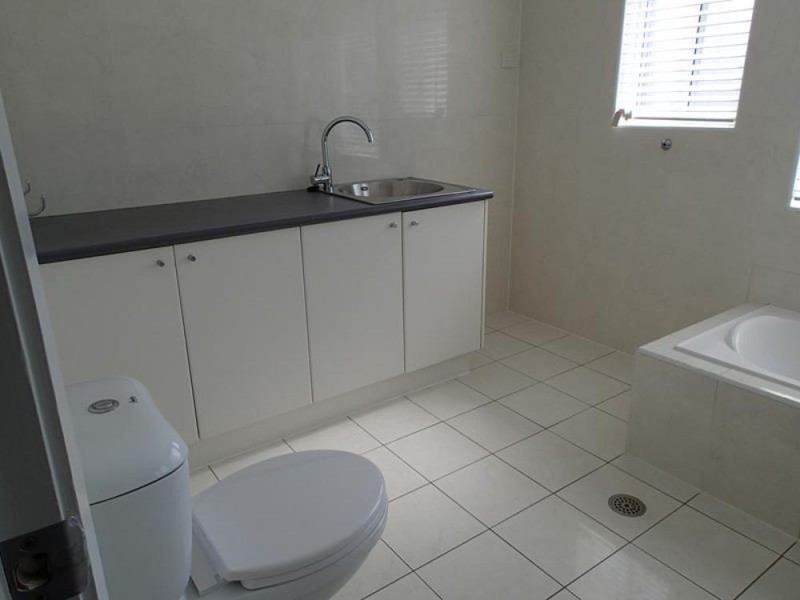 1,3,38 Lewis Street, Old Bar NSW 2430