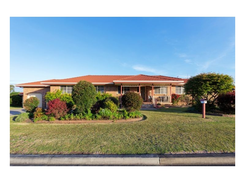 6 Pryor Crescent, Old Bar NSW 2430