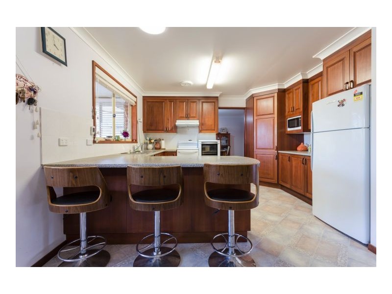6 Pryor Crescent, Old Bar NSW 2430