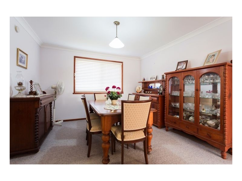 6 Pryor Crescent, Old Bar NSW 2430