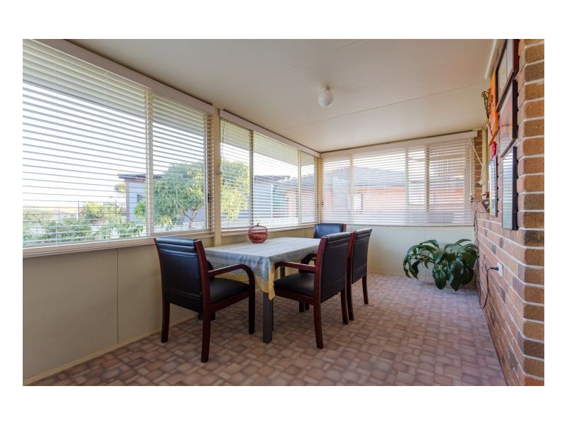 6 Pryor Crescent, Old Bar NSW 2430