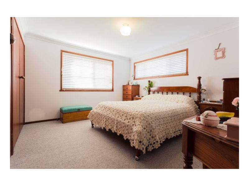6 Pryor Crescent, Old Bar NSW 2430