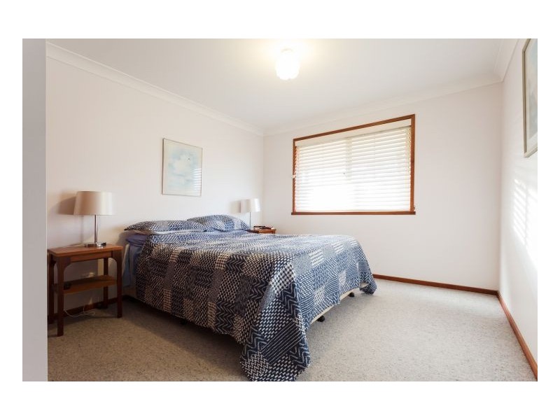 6 Pryor Crescent, Old Bar NSW 2430