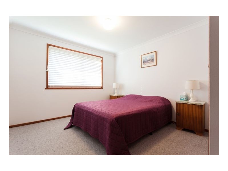 6 Pryor Crescent, Old Bar NSW 2430