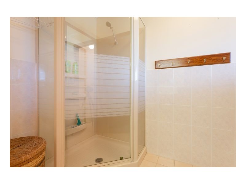 6 Pryor Crescent, Old Bar NSW 2430