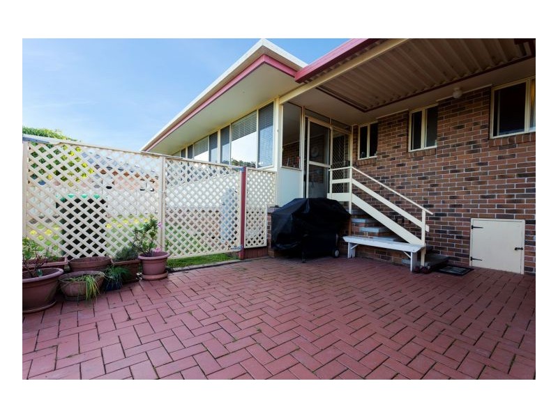 6 Pryor Crescent, Old Bar NSW 2430