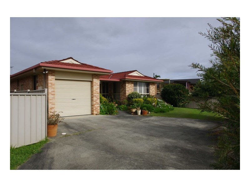 135 Waterman Street, Old Bar NSW 2430