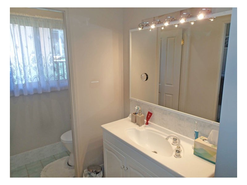 5 Berber Road, Old Bar NSW 2430