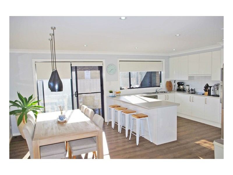 2/13 Yellowfin Avenue, Old Bar NSW 2430