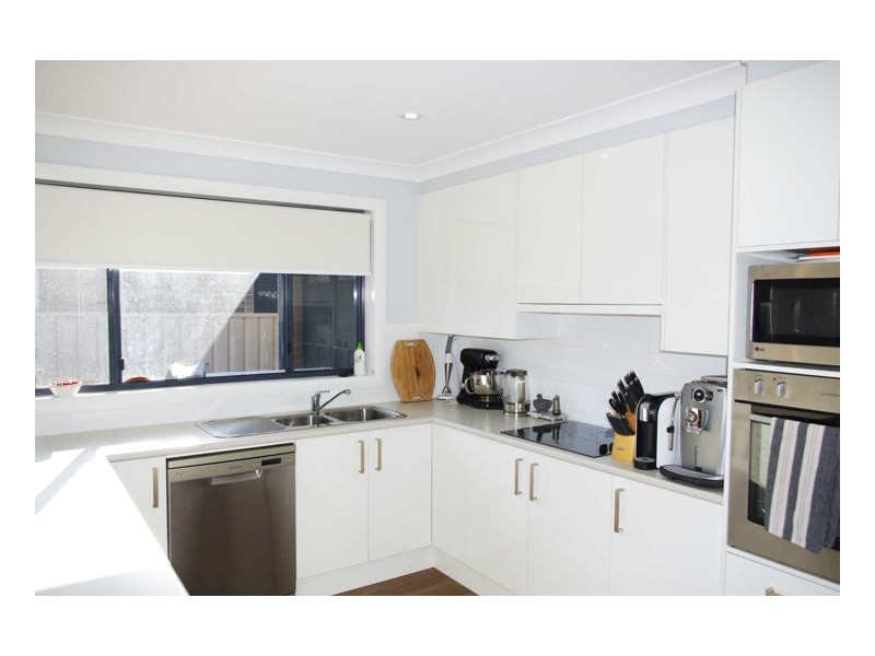 2/13 Yellowfin Avenue, Old Bar NSW 2430