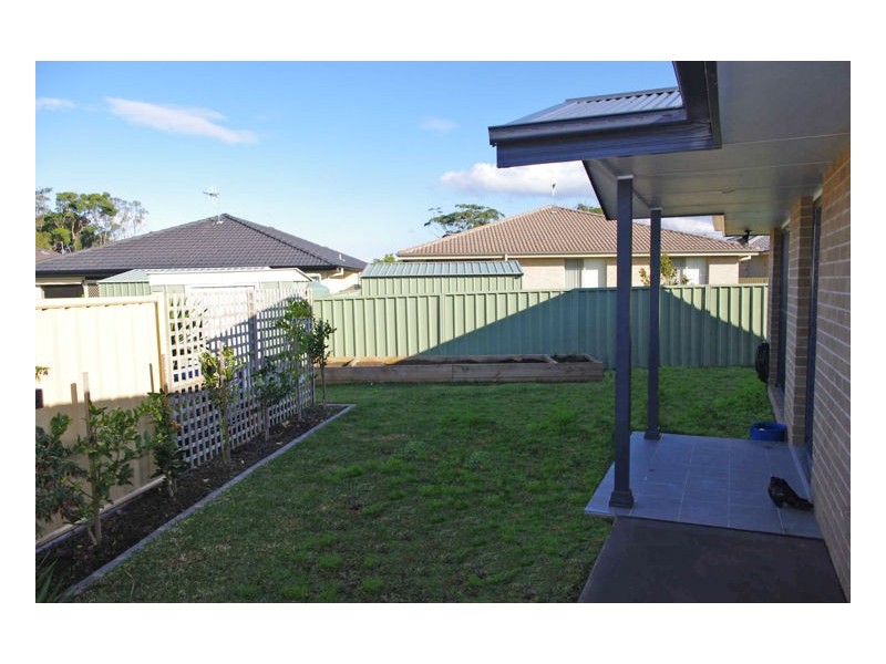 2/13 Yellowfin Avenue, Old Bar NSW 2430
