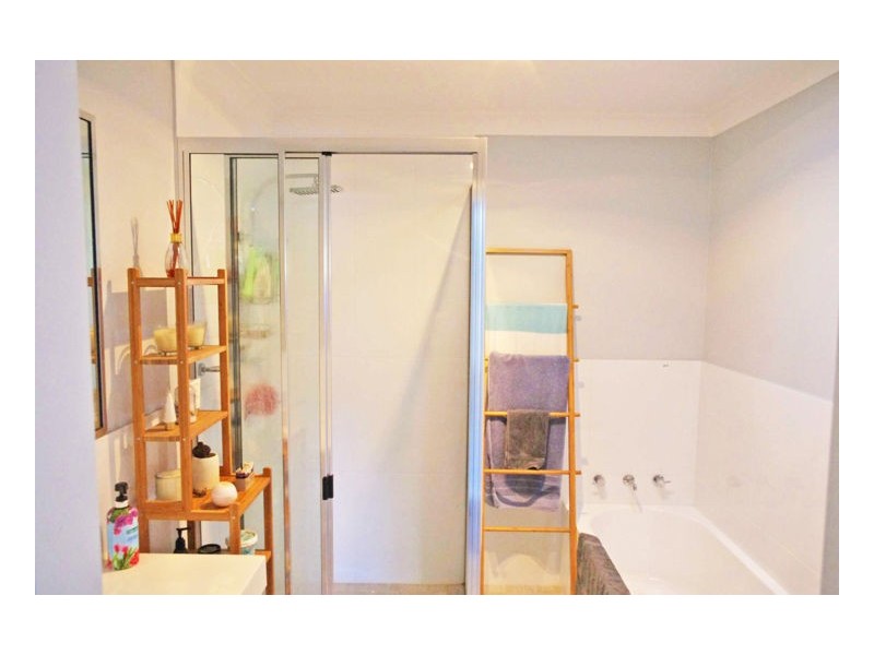 2/13 Yellowfin Avenue, Old Bar NSW 2430