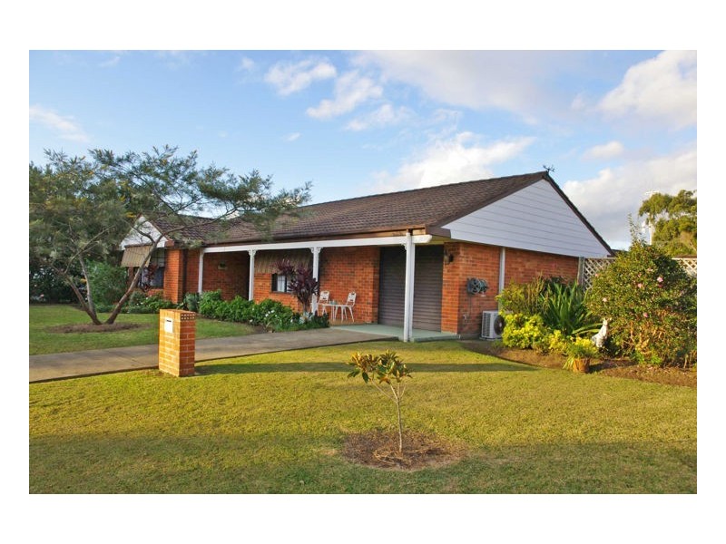 2 Joel Drive, Old Bar NSW 2430