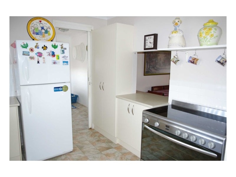 2 Joel Drive, Old Bar NSW 2430