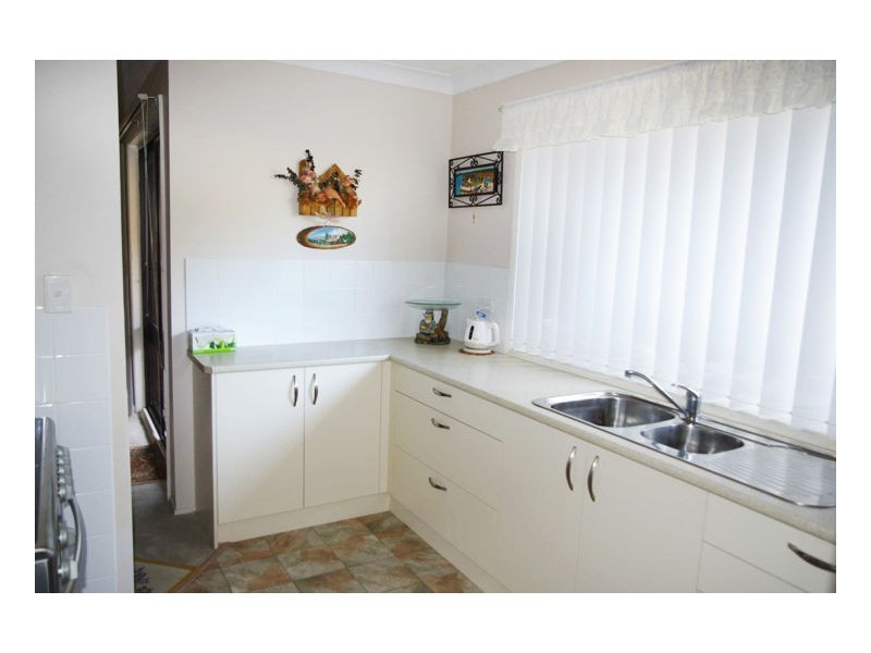 2 Joel Drive, Old Bar NSW 2430