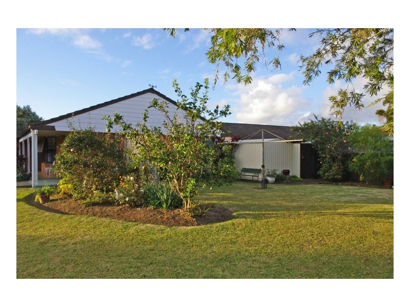 2 Joel Drive, Old Bar NSW 2430