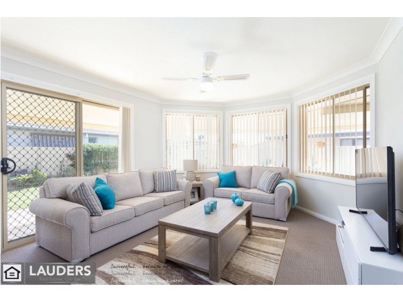 28 Bluehaven Drive, Old Bar NSW 2430