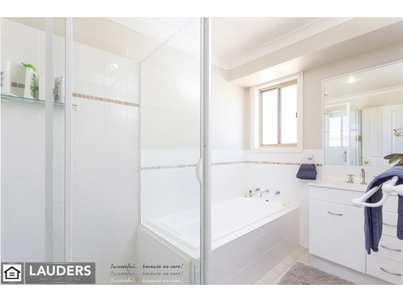 28 Bluehaven Drive, Old Bar NSW 2430