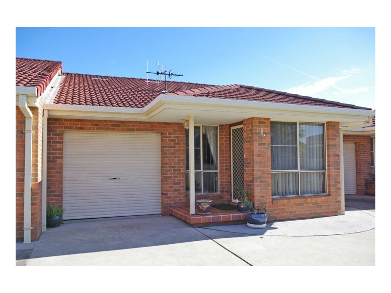 2/89 Old Bar Road, Old Bar NSW 2430