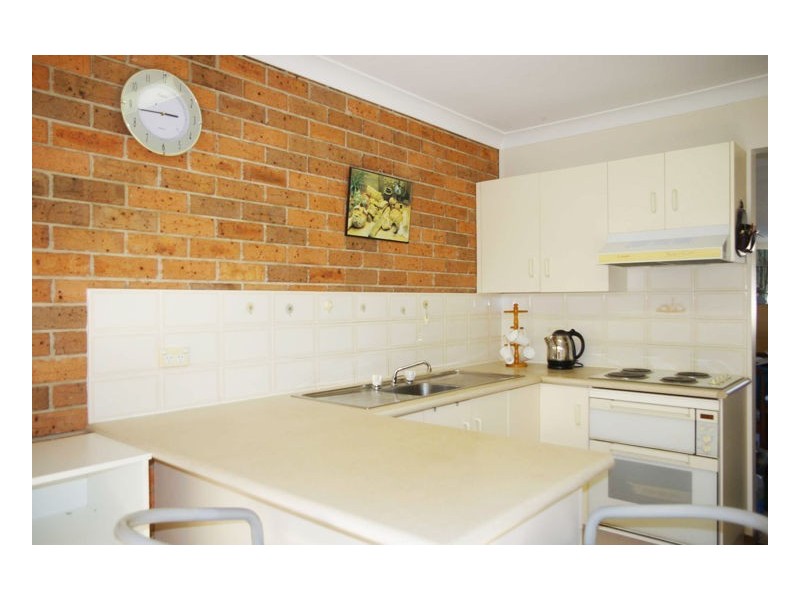 2/89 Old Bar Road, Old Bar NSW 2430