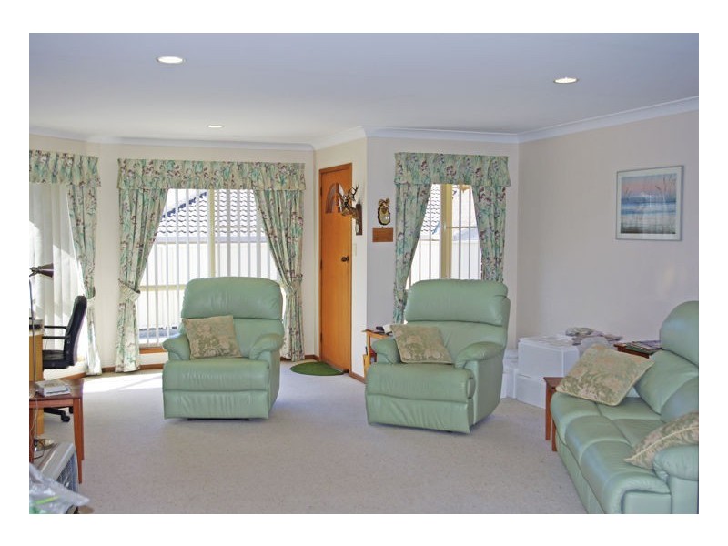 2/89 Old Bar Road, Old Bar NSW 2430