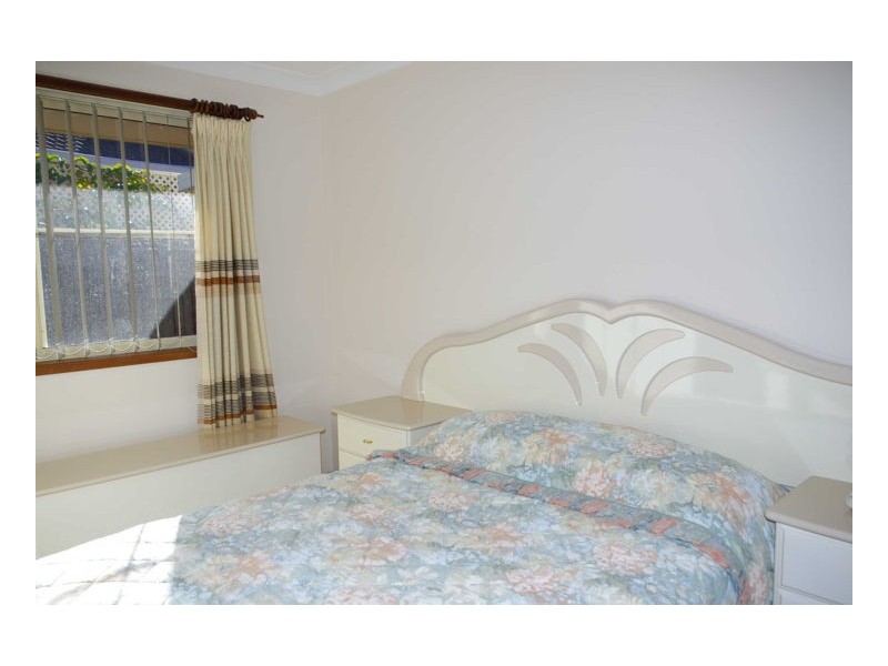 2/89 Old Bar Road, Old Bar NSW 2430