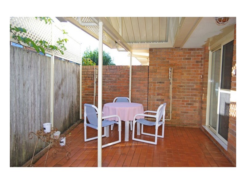 2/89 Old Bar Road, Old Bar NSW 2430