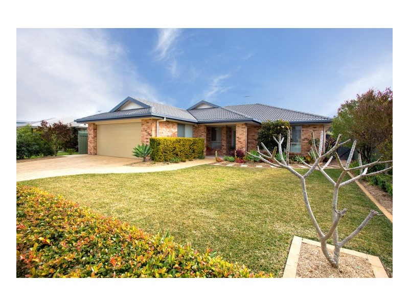 62 Bluehaven Drive, Old Bar NSW 2430
