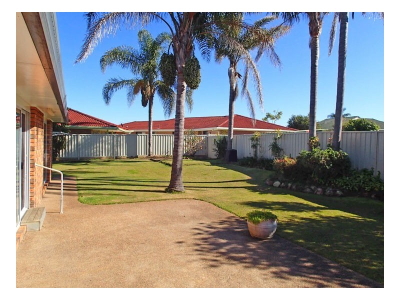 81 Waterman Street, Old Bar NSW 2430