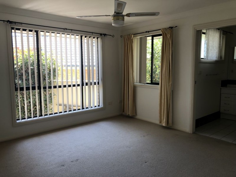 2/22 Mistral Place, Old Bar NSW 2430