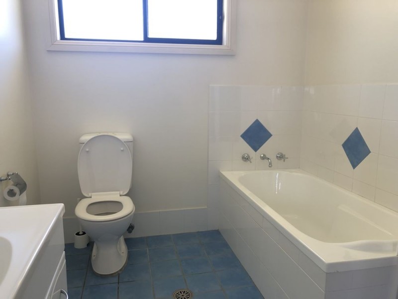 2/22 Mistral Place, Old Bar NSW 2430