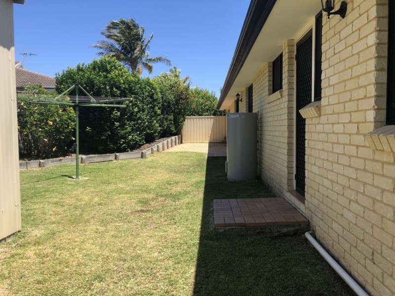 2/22 Mistral Place, Old Bar NSW 2430