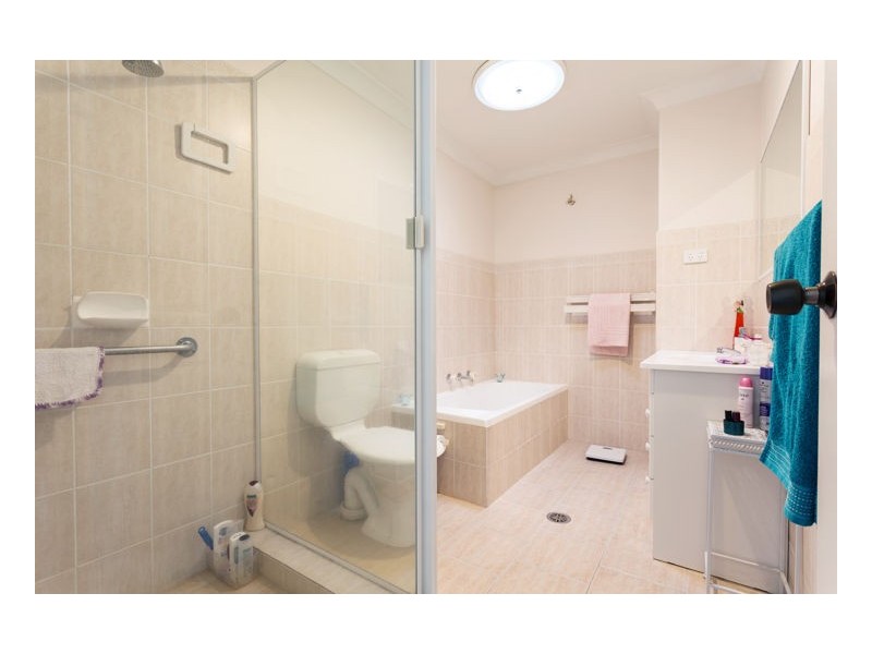 1/76 Old Bar Road, Old Bar NSW 2430