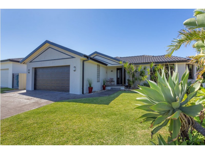 13 Shantull Drive, Wallabi Point NSW 2430