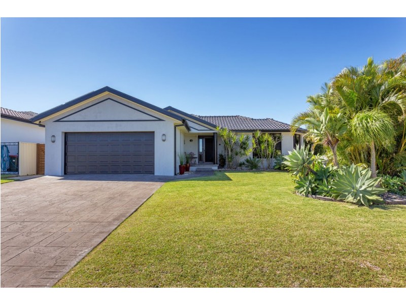 13 Shantull Drive, Wallabi Point NSW 2430