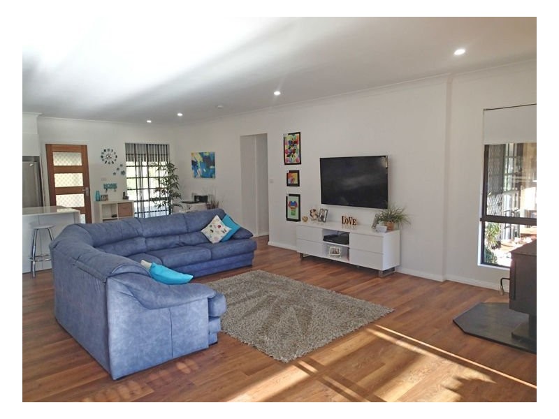 91 Manning Point Road, Old Bar NSW 2430
