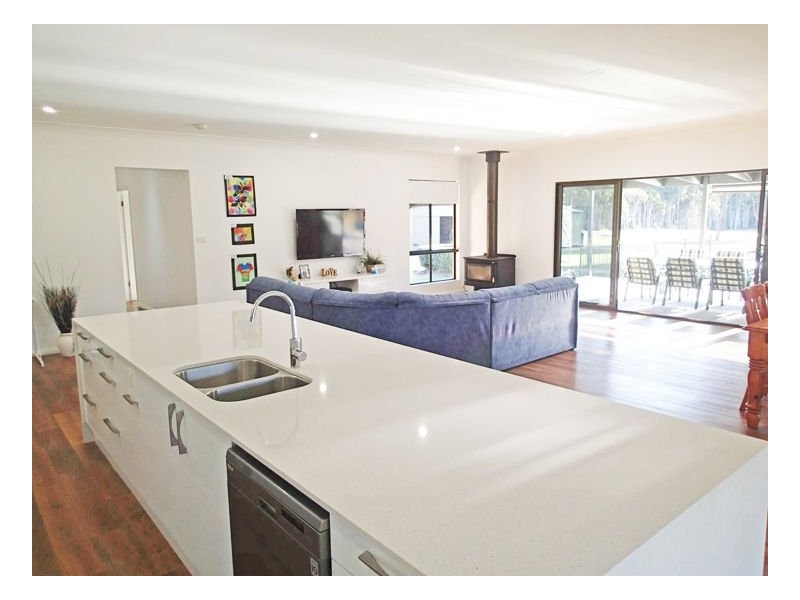 91 Manning Point Road, Old Bar NSW 2430