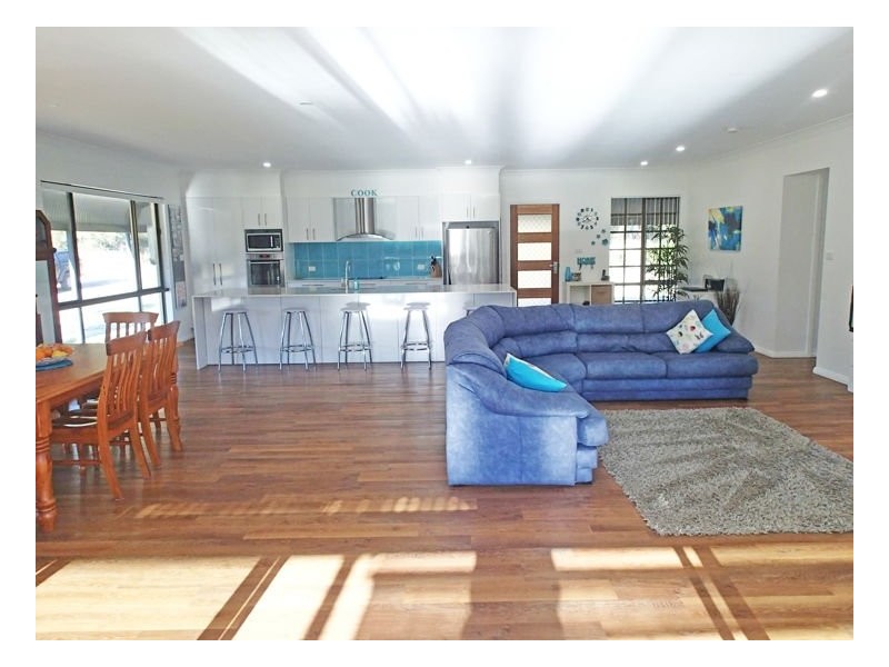 91 Manning Point Road, Old Bar NSW 2430