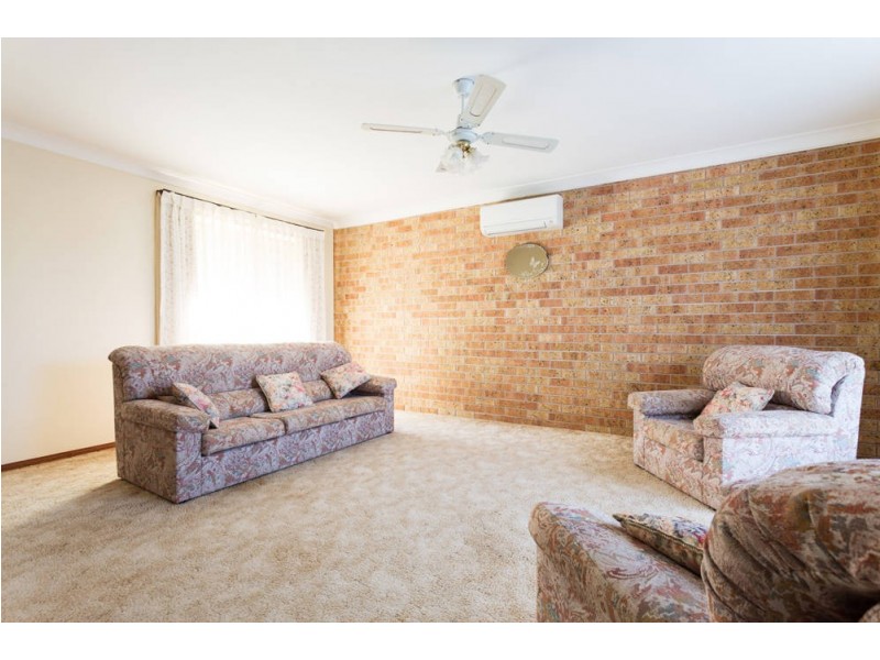 4 Casuarina Close, Old Bar NSW 2430