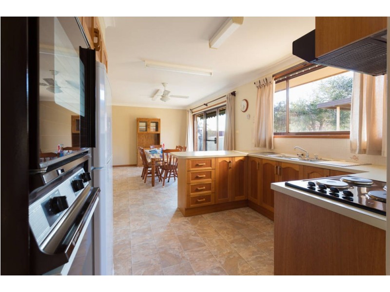 4 Casuarina Close, Old Bar NSW 2430