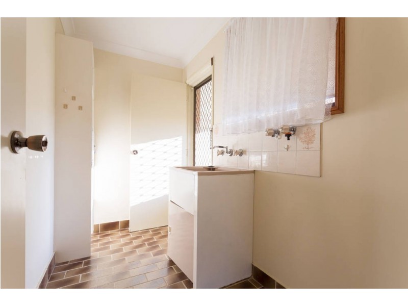 4 Casuarina Close, Old Bar NSW 2430