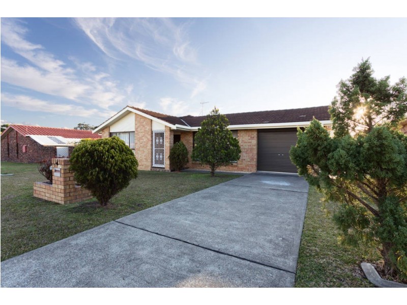 4 Casuarina Close, Old Bar NSW 2430
