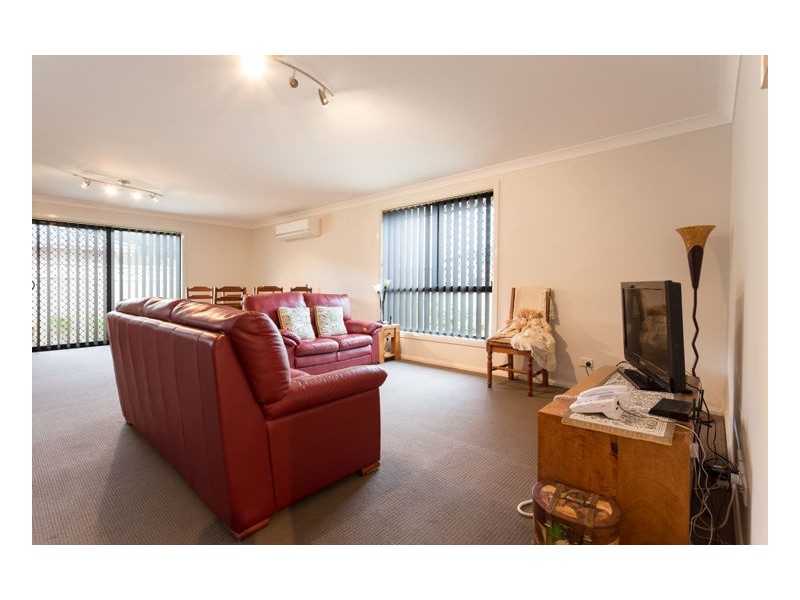 2/13 Albatross Way, Old Bar NSW 2430