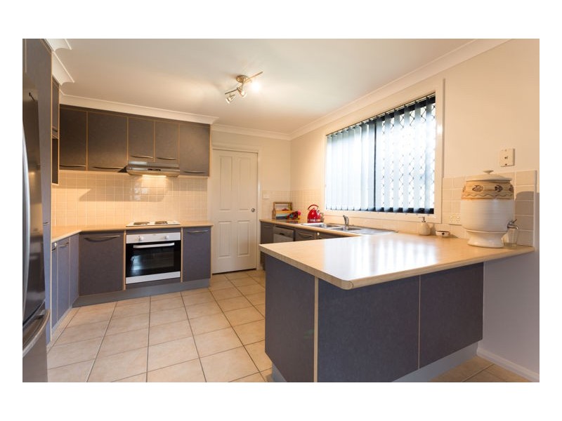 2/13 Albatross Way, Old Bar NSW 2430