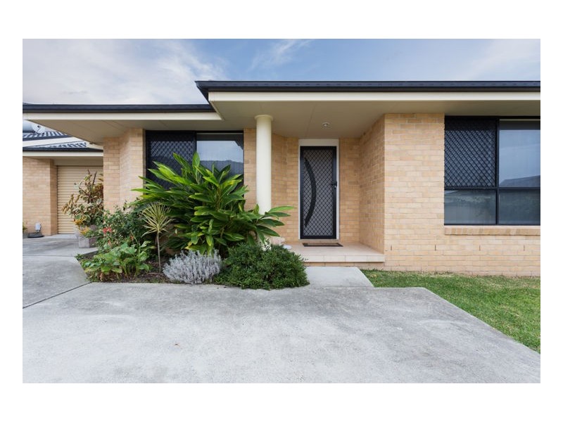2/13 Albatross Way, Old Bar NSW 2430