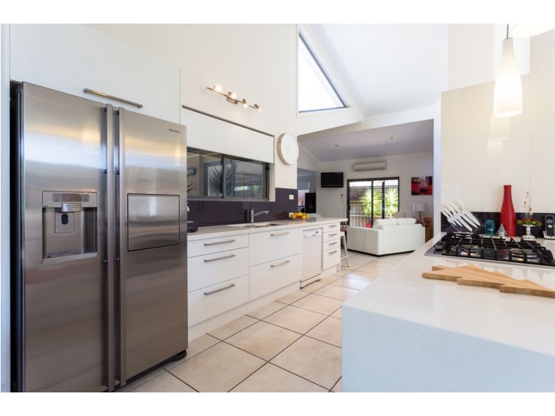 5 Spinnaker Cove, Wallabi Point NSW 2430