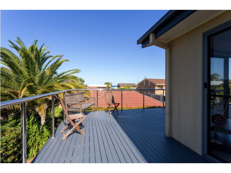 5 Spinnaker Cove, Wallabi Point NSW 2430